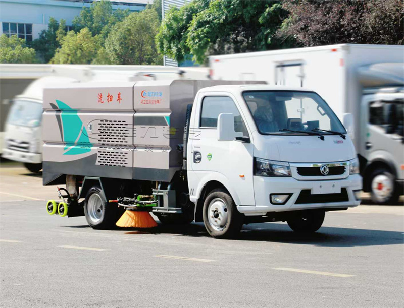 東風途逸藍牌洗掃車